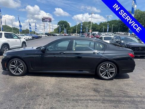 Used 2021 BMW 740i xDrive w/ M Sport Package AWD/4WD image 12