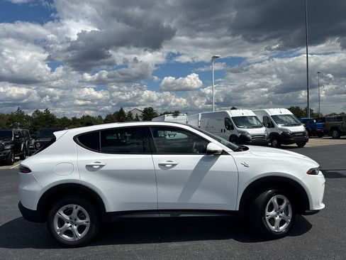 Used 2024 Dodge Hornet GT image 2