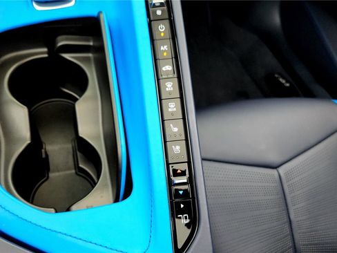 Used 2023 Chevrolet Corvette Stingray Premium Conv w/ 3LT image 33