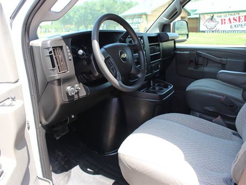 Used 2020 Chevrolet Express 3500 LT w/ LT Preferred Equipment Group RWD image 26