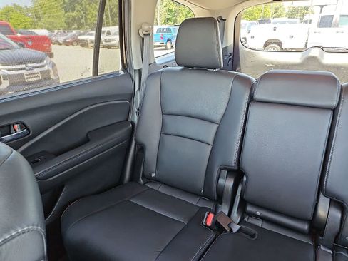 Used 2021 Honda Pilot Touring image 13