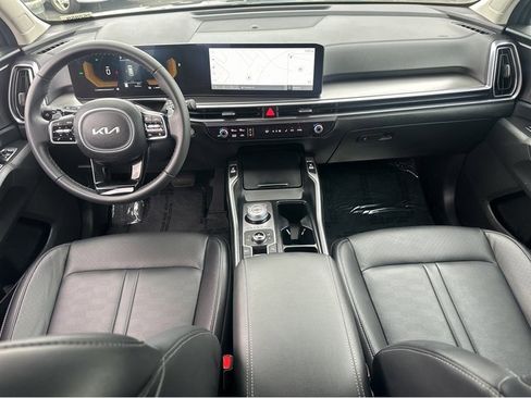Certified 2025 Kia Sorento EX image 7