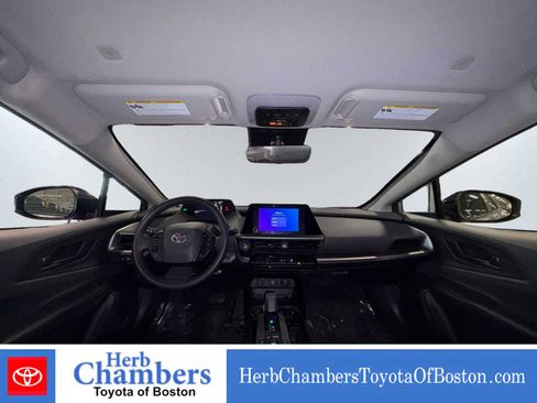 Used 2023 Toyota Prius LE AWD/4WD image 5