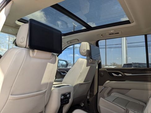 Used 2023 GMC Yukon XL Denali w/ Denali Reserve Package image 28