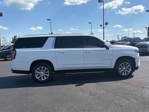 Used 2022 Chevrolet Suburban Premier AWD/4WD image 6