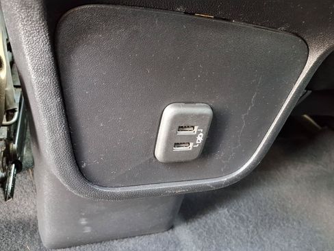 Used 2021 Chevrolet Equinox LS w/ LS Convenience Package FWD image 21