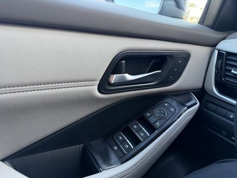 Certified 2023 Nissan Rogue SL w/ SL Premium Package image 25