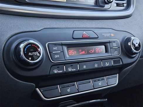 Used 2020 Kia Sorento SX image 19