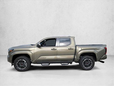 Used 2025 Toyota Tacoma TRD Sport AWD/4WD image 8