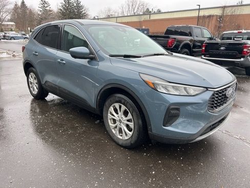 Used 2023 Ford Escape Active w/ Tech Pack #2 image 3