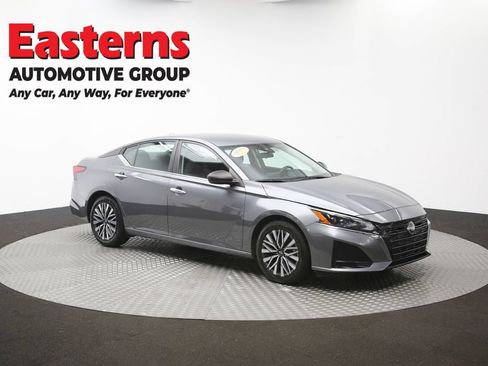 Used 2024 Nissan Altima 2.5 SV FWD image 48
