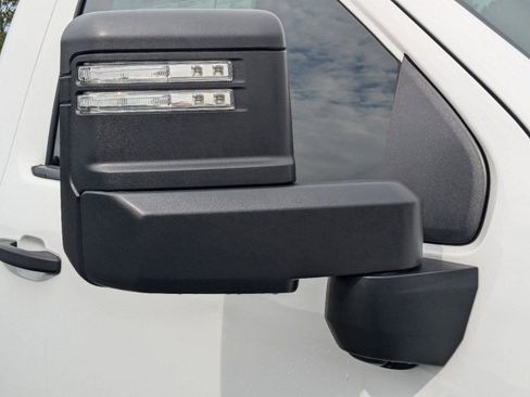 Used 2024 GMC Sierra 2500 Pro w/ Convenience Package image 14