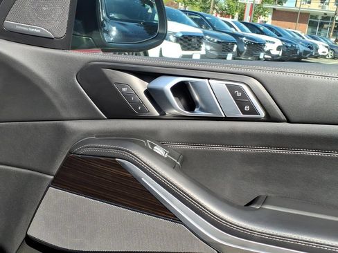 Used 2025 BMW X7 xDrive40i AWD/4WD image 16