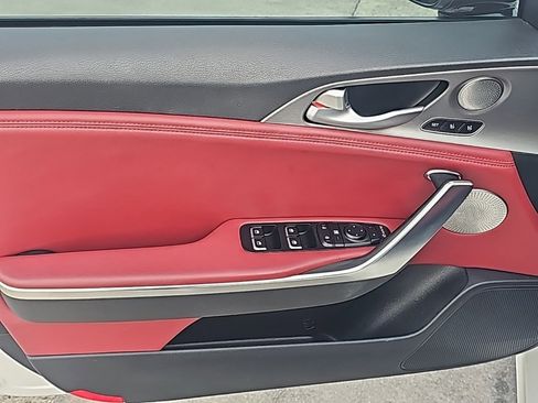 Used 2019 Kia Stinger GT1 image 9