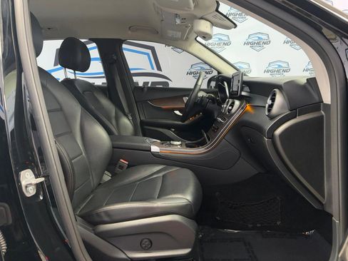 Used 2019 Mercedes-Benz GLC 300 4MATIC image 23