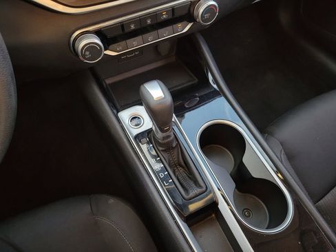 Used 2024 Nissan Altima 2.5 SV image 31