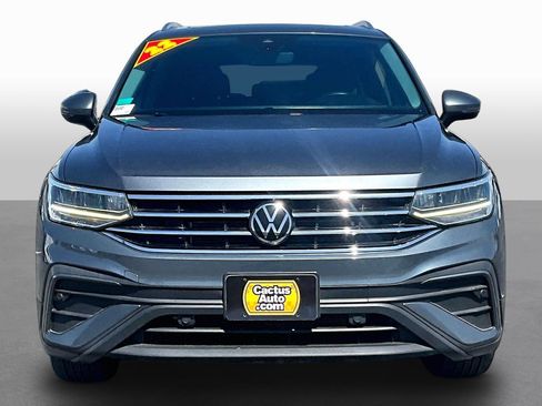 Used 2022 Volkswagen Tiguan SE image 3