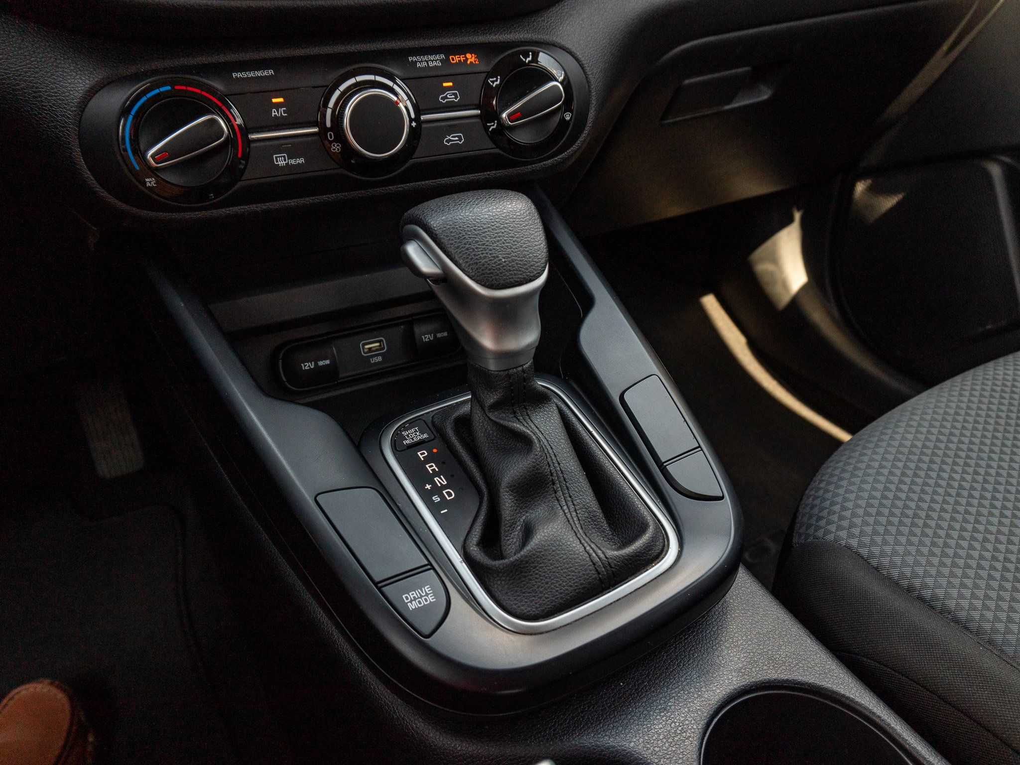 Used 2023 Kia Soul LX w/ LX Technology Package FWD image 26
