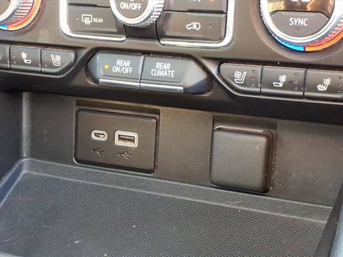 Used 2022 GMC Yukon AT4 w/ AT4 Premium Plus Package image 12