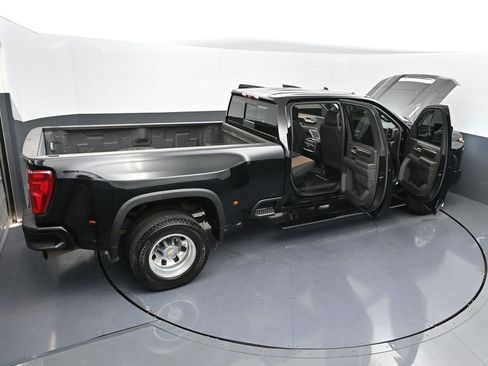 Used 2024 Chevrolet Silverado 3500 High Country w/ High Country Premium Package image 57
