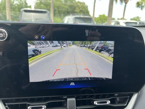 Used 2026 Chevrolet Equinox LT FWD image 25