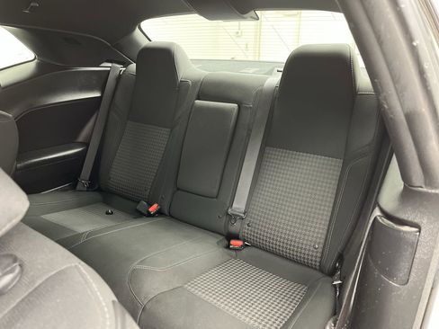 Used 2019 Dodge Challenger SXT w/ Driver Convenience Group RWD image 11