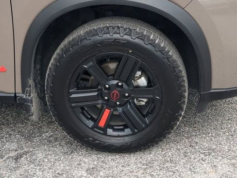 Used 2025 Nissan Rogue SV AWD/4WD image 10