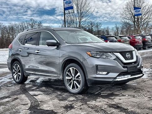 Used 2018 Nissan Rogue SL w/ Premium Package image 1