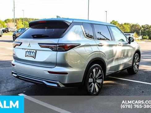 Used 2025 Mitsubishi Outlander SE FWD image 6