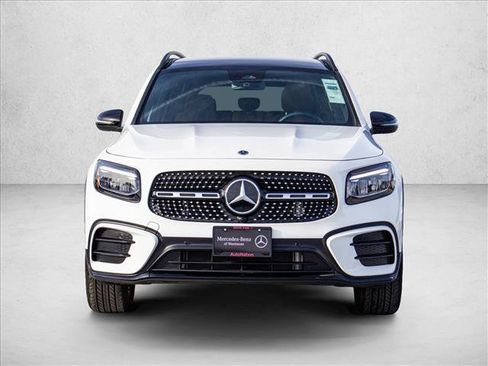 Certified 2026 Mercedes-Benz GLB 250 4MATIC image 2