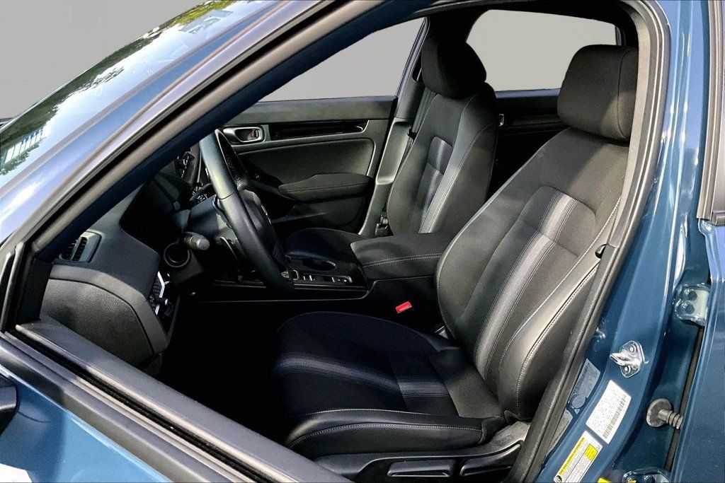 Used 2025 Honda Civic Sport image 17
