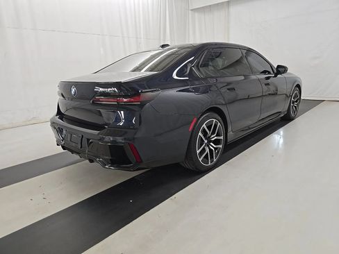 Used 2023 BMW i7 xDrive60 AWD/4WD image 12