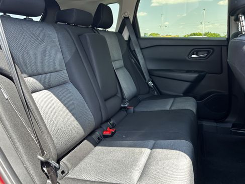 Used 2025 Nissan Rogue SV AWD/4WD image 18