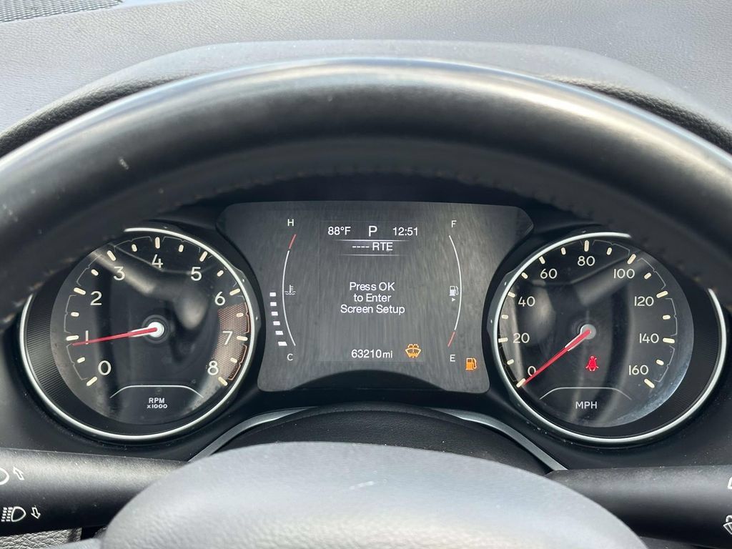 Used 2018 Jeep Compass Latitude AWD/4WD image 25