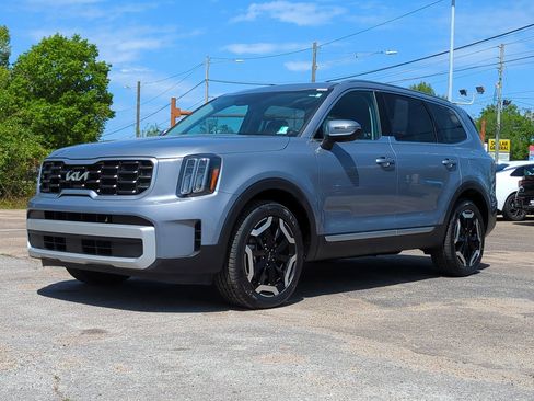 Used 2025 Kia Telluride S image 1