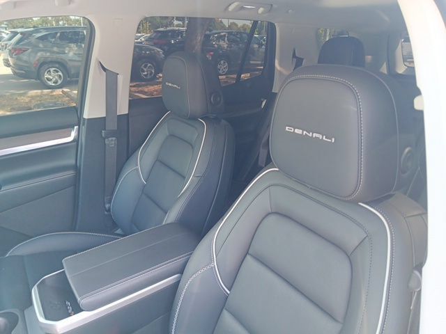 Used 2026 GMC Terrain Denali w/ LPO, Floor Liner Package AWD/4WD image 7