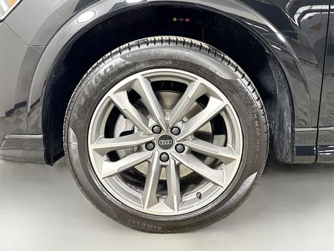 Certified 2025 Audi Q3 2.0T Premium w/ Convenience Package image 29