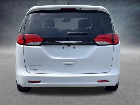 Used 2023 Chrysler Voyager LX FWD image 21