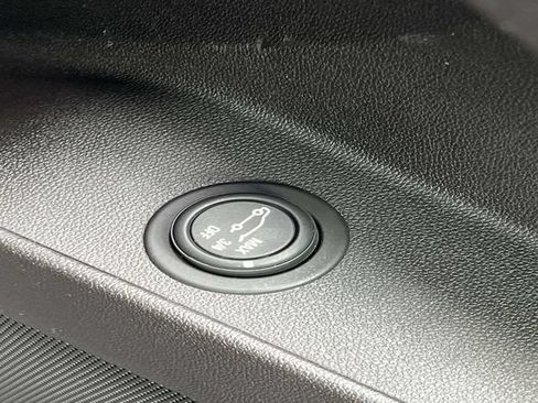 Used 2018 Chevrolet Equinox LT AWD/4WD image 30