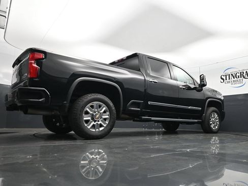 Used 2024 Chevrolet Silverado 2500 High Country w/ High Country Premium Package AWD/4WD image 31
