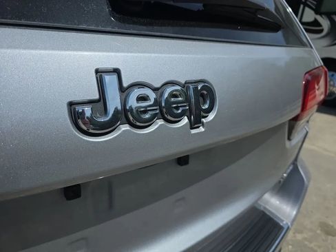 Used 2020 Jeep Grand Cherokee Limited w/ Luxury Group II image 11