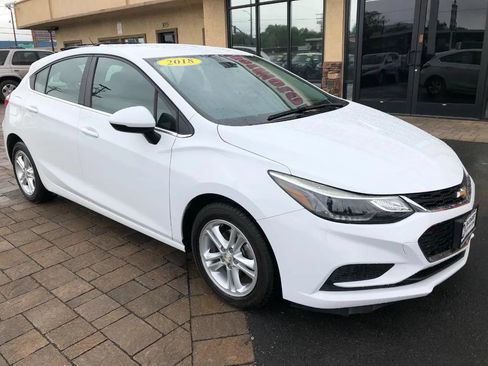 Used 2018 Chevrolet Cruze LT FWD image 8