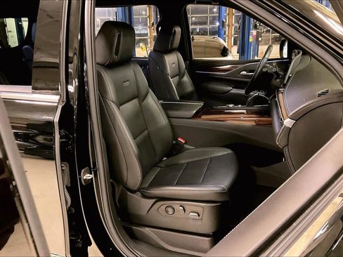 Used 2022 Cadillac Escalade ESV Luxury image 9