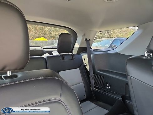 Used 2024 Ford Explorer XLT w/ Equipment Group 202A AWD/4WD image 55