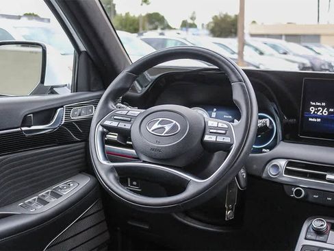 Used 2023 Hyundai Palisade Calligraphy image 19