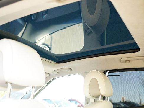 Used 2023 Genesis GV60 Performance image 24