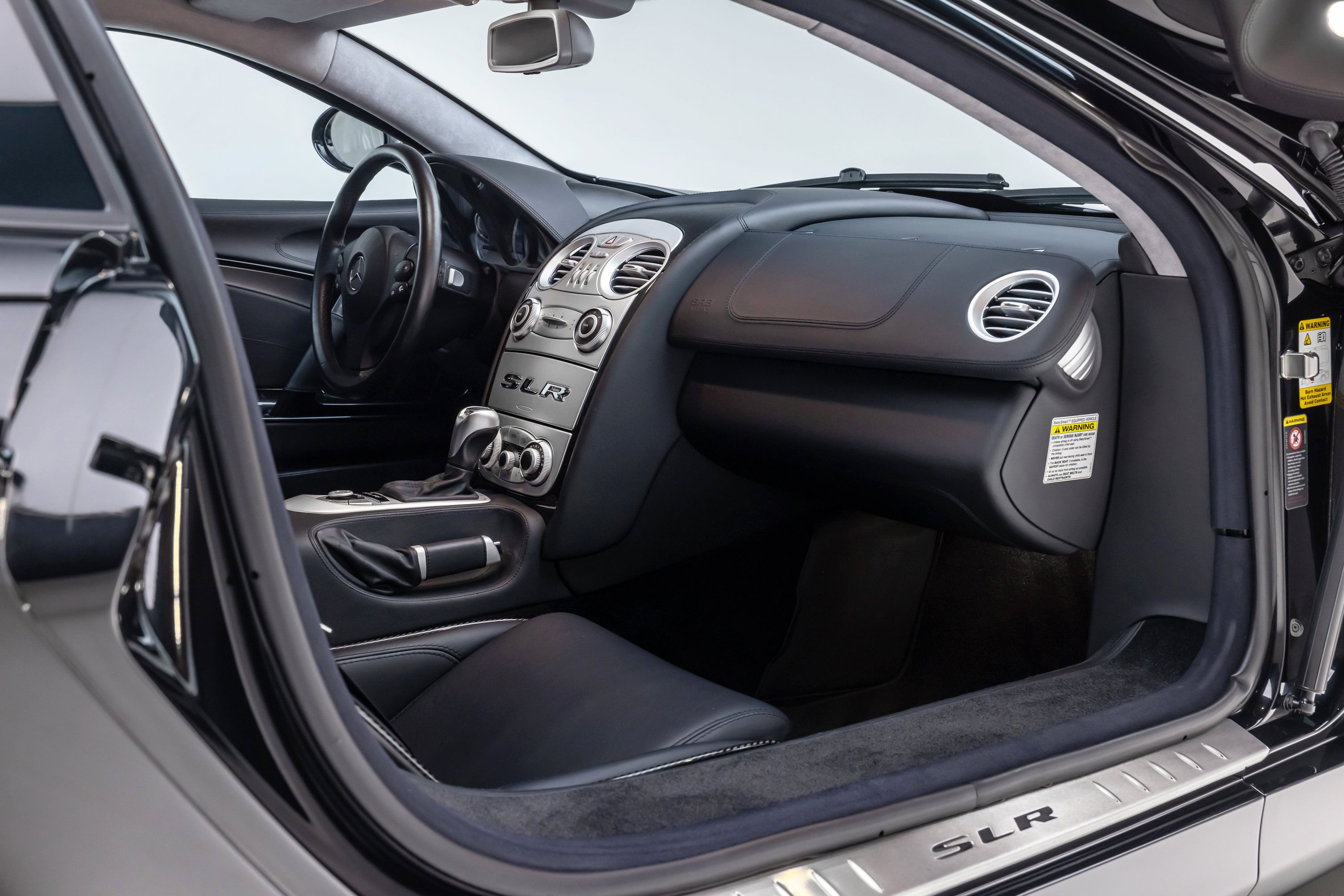 Used 2005 Mercedes-Benz SLR image 46