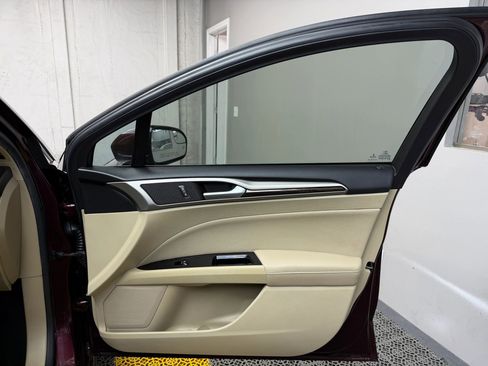 Used 2013 Ford Fusion SE image 22