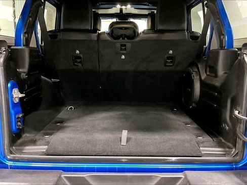 Used 2022 Jeep Wrangler Unlimited Sahara image 7