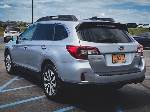 Used 2016 Subaru Outback 3.6R Limited AWD/4WD image 19